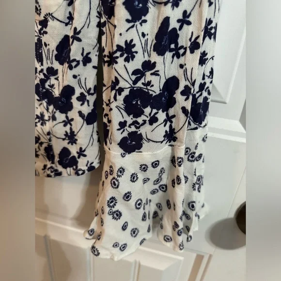 Free People Lady Bohemian Bell Sleeve Floral Crop Smocked Top - Picture 4 of 8